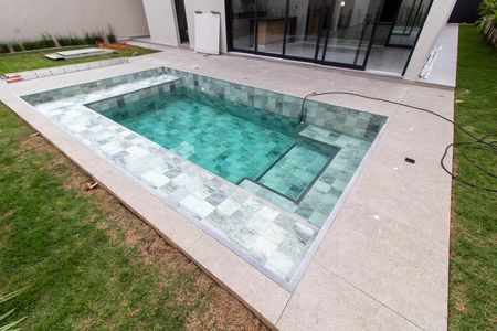 Casa de condomínio à venda com 350m², 4 quartos e 4 vagas Casa de condomínio à venda com 350m², 4 quartos e 4 vagasÁREA EXTERNA FUNDOS