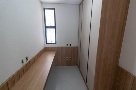 Casa de condomínio à venda com 350m², 4 quartos e 4 vagas Casa de condomínio à venda com 350m², 4 quartos e 4 vagasHOME OFFICE