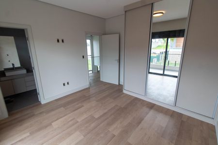 Casa de condomínio à venda com 350m², 4 quartos e 4 vagas Casa de condomínio à venda com 350m², 4 quartos e 4 vagasSUITE 1