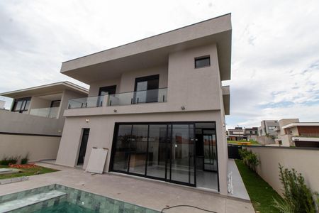 Casa de condomínio à venda com 350m², 4 quartos e 4 vagas Casa de condomínio à venda com 350m², 4 quartos e 4 vagasÁREA EXTERNA FUNDOS