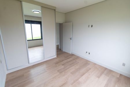 Casa de condomínio à venda com 350m², 4 quartos e 4 vagas Casa de condomínio à venda com 350m², 4 quartos e 4 vagasSUITE 2