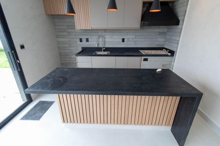 Casa de condomínio à venda com 350m², 4 quartos e 4 vagas Casa de condomínio à venda com 350m², 4 quartos e 4 vagasVARANDA GOURMET
