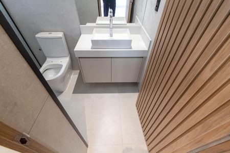 Casa de condomínio à venda com 350m², 4 quartos e 4 vagas Casa de condomínio à venda com 350m², 4 quartos e 4 vagasBANHEIRO DA SALA DE TV