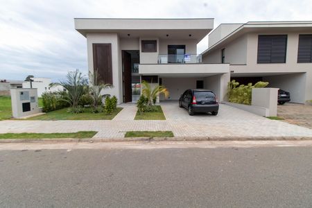 Casa de condomínio à venda com 350m², 4 quartos e 4 vagas Casa de condomínio à venda com 350m², 4 quartos e 4 vagasFACHADA