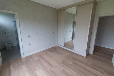 Casa de condomínio à venda com 350m², 4 quartos e 4 vagas Casa de condomínio à venda com 350m², 4 quartos e 4 vagasSUITE 2