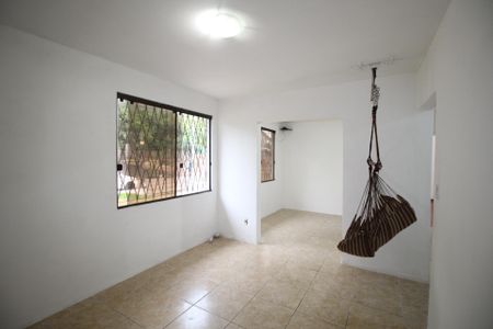 Sala de casa para alugar com 2 quartos, 130m² em Jardim do Salso, Porto Alegre