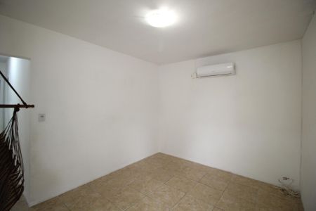 Casa para alugar com 130m², 2 quartos e 3 vagasSala