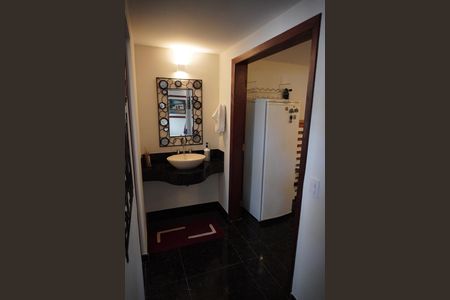 Casa de condomínio para alugar com 620m², 4 quartos e 6 vagasLavabo