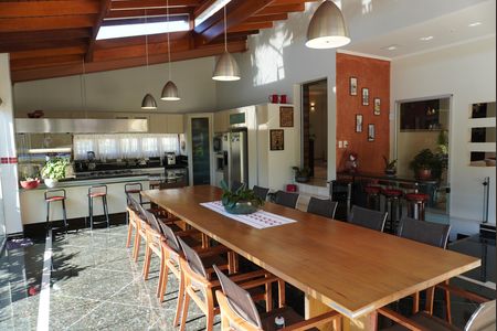 Casa de condomínio para alugar com 620m², 4 quartos e 6 vagasÁrea gourmet