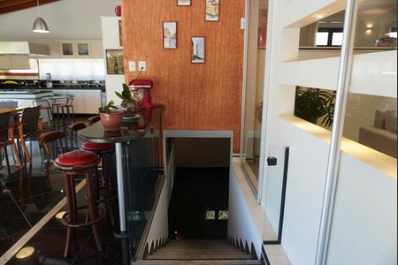 Casa de condomínio para alugar com 620m², 4 quartos e 6 vagasPiso Inferior