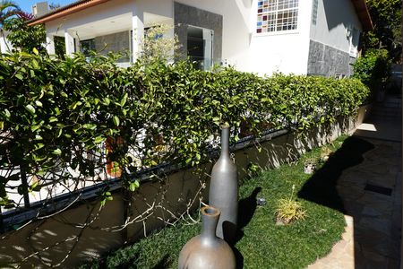 Casa de condomínio para alugar com 620m², 4 quartos e 6 vagasÁrea Externa