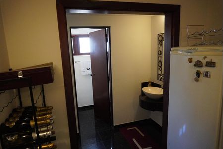 Casa de condomínio para alugar com 620m², 4 quartos e 6 vagasAdega - Piso Inferitor