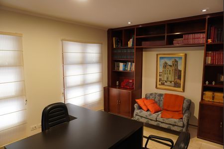 Escritório de casa de condomínio para alugar com 4 quartos, 620m² em Morada dos Pássaros, Barueri