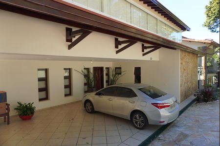 Casa de condomínio para alugar com 620m², 4 quartos e 6 vagasGaragem