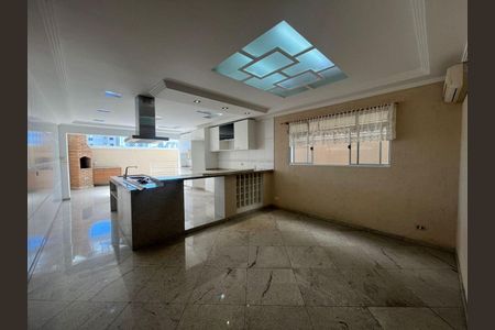 Casa à venda com 135m², 3 quartos e 4 vagas