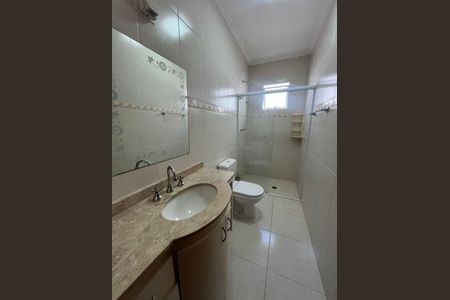 Casa à venda com 135m², 3 quartos e 4 vagas