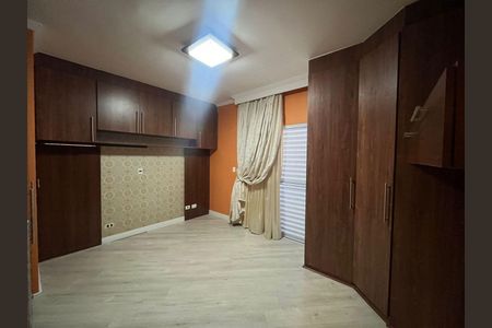 Casa à venda com 135m², 3 quartos e 4 vagas