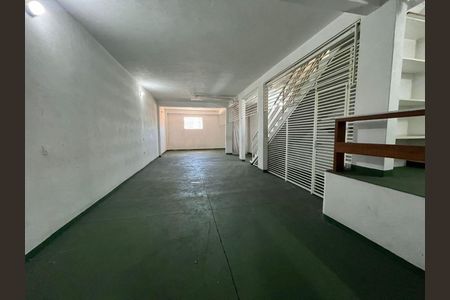 Casa à venda com 135m², 3 quartos e 4 vagas
