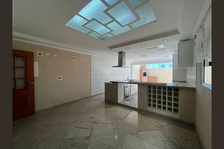 Casa à venda com 135m², 3 quartos e 4 vagas