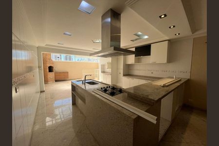 Casa à venda com 135m², 3 quartos e 4 vagas