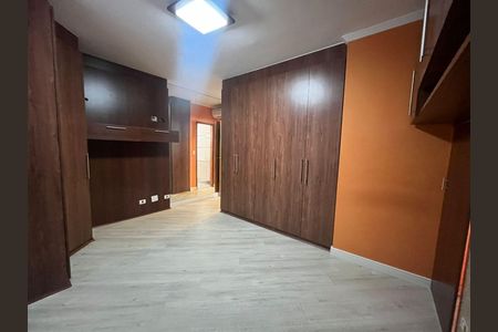 Casa à venda com 135m², 3 quartos e 4 vagas