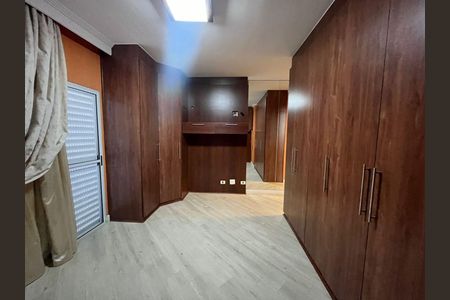 Casa à venda com 135m², 3 quartos e 4 vagas