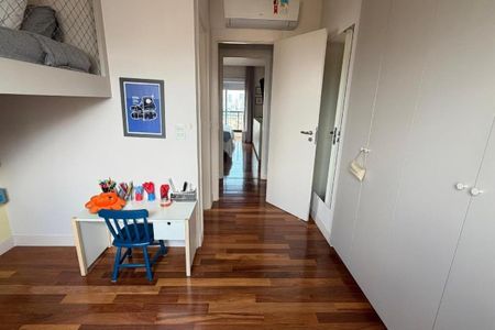 Apartamento à venda com 135m², 3 quartos e 3 vagas Apartamento à venda com 135m², 3 quartos e 3 vagasQuarto