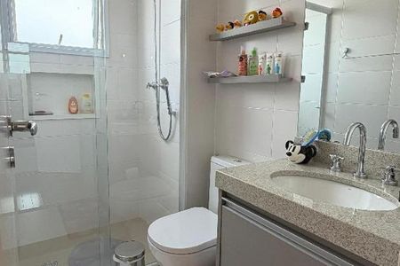 Apartamento à venda com 135m², 3 quartos e 3 vagas Apartamento à venda com 135m², 3 quartos e 3 vagasBanheiro social