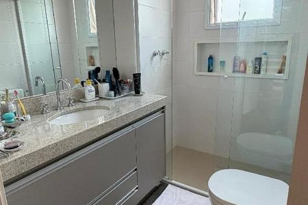 Apartamento à venda com 135m², 3 quartos e 3 vagas Apartamento à venda com 135m², 3 quartos e 3 vagasBanheiro da Suíte
