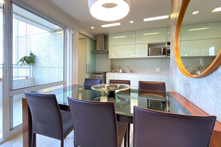 Apartamento à venda com 74m², 2 quartos e 2 vagas Apartamento à venda com 74m², 2 quartos e 2 vagasSala de Jantar