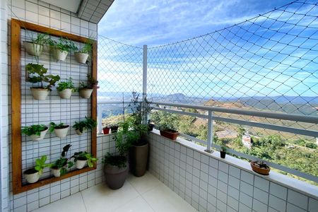 Apartamento à venda com 74m², 2 quartos e 2 vagas Apartamento à venda com 74m², 2 quartos e 2 vagasVaranda da Sala