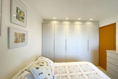 Apartamento à venda com 74m², 2 quartos e 2 vagas Apartamento à venda com 74m², 2 quartos e 2 vagasSuite 1