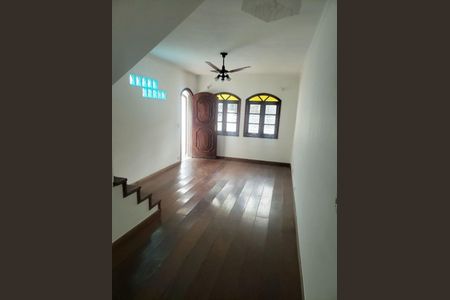Casa à venda com 4 quartos, 290m² em Vila Irmaos Arnoni, São Paulo