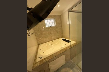 Casa à venda com 256m², 4 quartos e 3 vagas