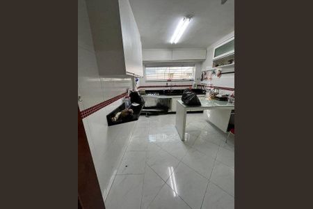 Casa à venda com 256m², 4 quartos e 3 vagas
