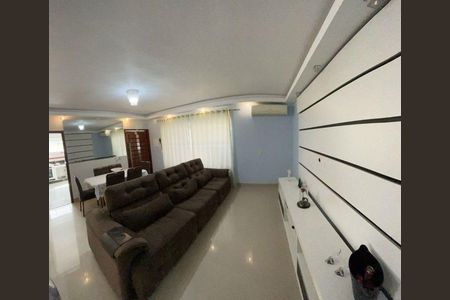 Casa à venda com 256m², 4 quartos e 3 vagas