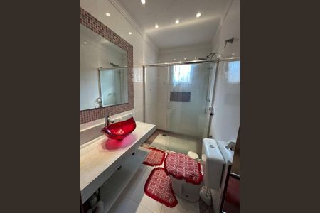 Casa à venda com 256m², 4 quartos e 3 vagas