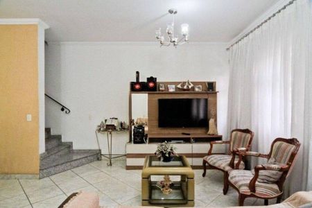 Casa à venda com 4 quartos, 200m² em Jardim Daysy, São Paulo