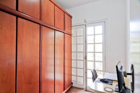 Casa à venda com 4 quartos, 200m² em Jardim Daysy, São Paulo
