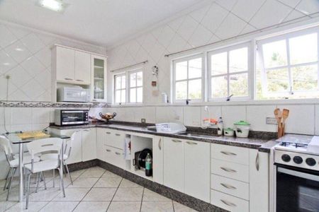 Casa à venda com 4 quartos, 200m² em Jardim Daysy, São Paulo