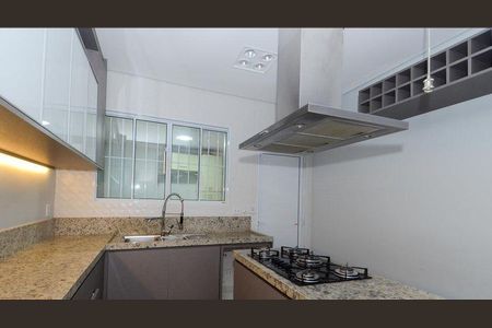 Casa à venda com 3 quartos, 576m² em Vila Augusta, Guarulhos
