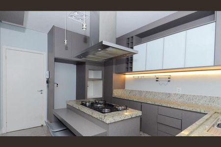 Casa à venda com 576m², 3 quartos e 6 vagas