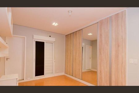 Casa à venda com 576m², 3 quartos e 6 vagas