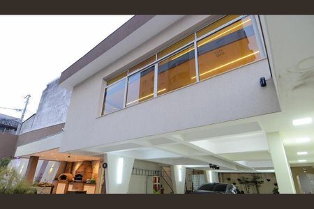 Casa à venda com 576m², 3 quartos e 6 vagas