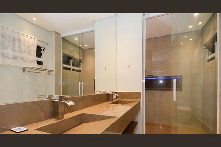 Casa à venda com 576m², 3 quartos e 6 vagas
