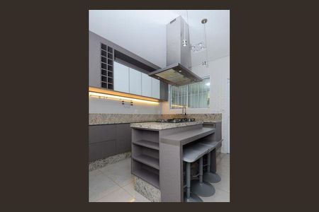 Casa à venda com 576m², 3 quartos e 6 vagas
