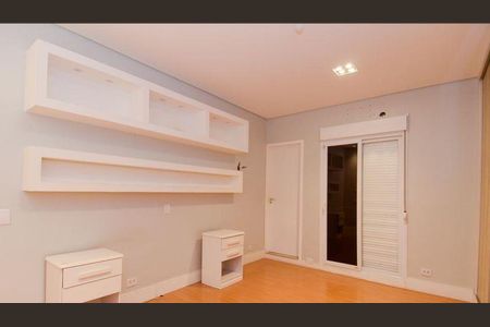 Casa à venda com 3 quartos, 576m² em Vila Augusta, Guarulhos