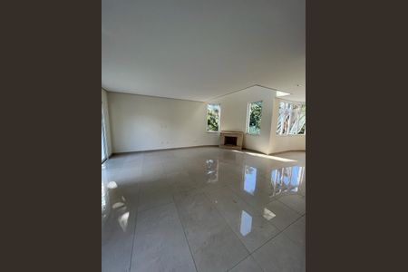 Casa à venda com 3 quartos, 440m² em Tremembé, São Paulo