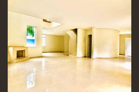 Casa à venda com 3 quartos, 440m² em Tremembé, São Paulo