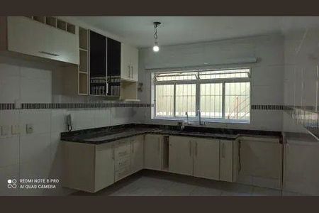 Casa à venda com 4 quartos, 152m² em Jardim Picolo, São Paulo